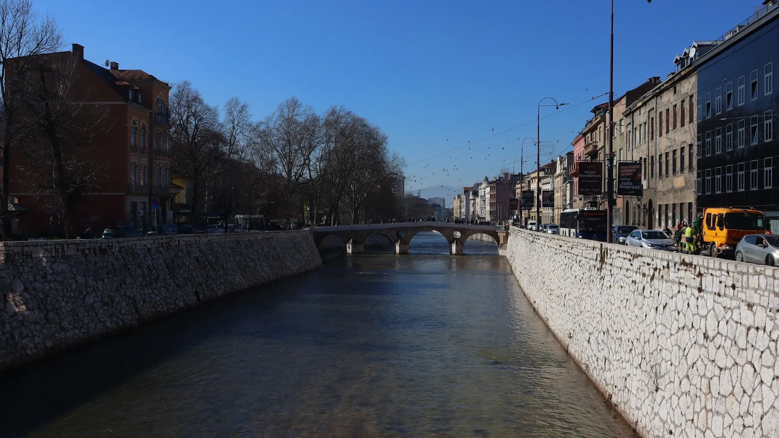 Le pont Latin — là où l'histoire du XXe siècle a basculé